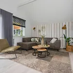 3 Bedroom Gorgeous In Semesterbostad *