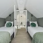 3 Bedroom Gorgeous In * Kerkdriel