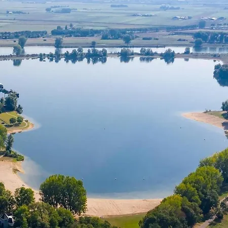 3 Bedroom Gorgeous In Prázdninový dům *